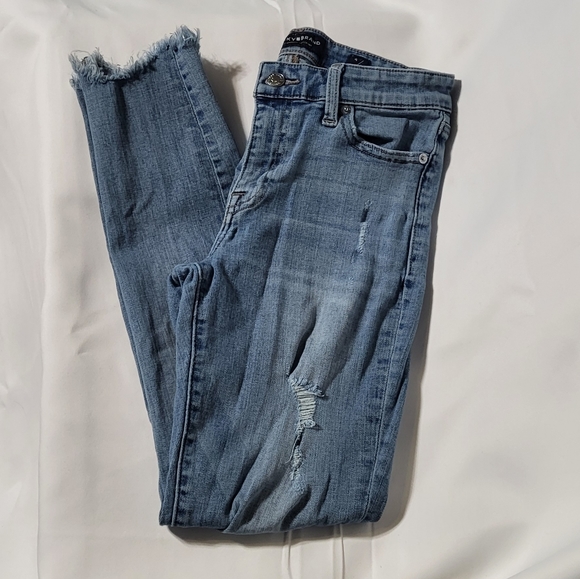 Lucky Brand Women's Light Wash Distressed Ava Skinny Jeans Raw Hem Size 4/27 GUC - Picture 2 of 14